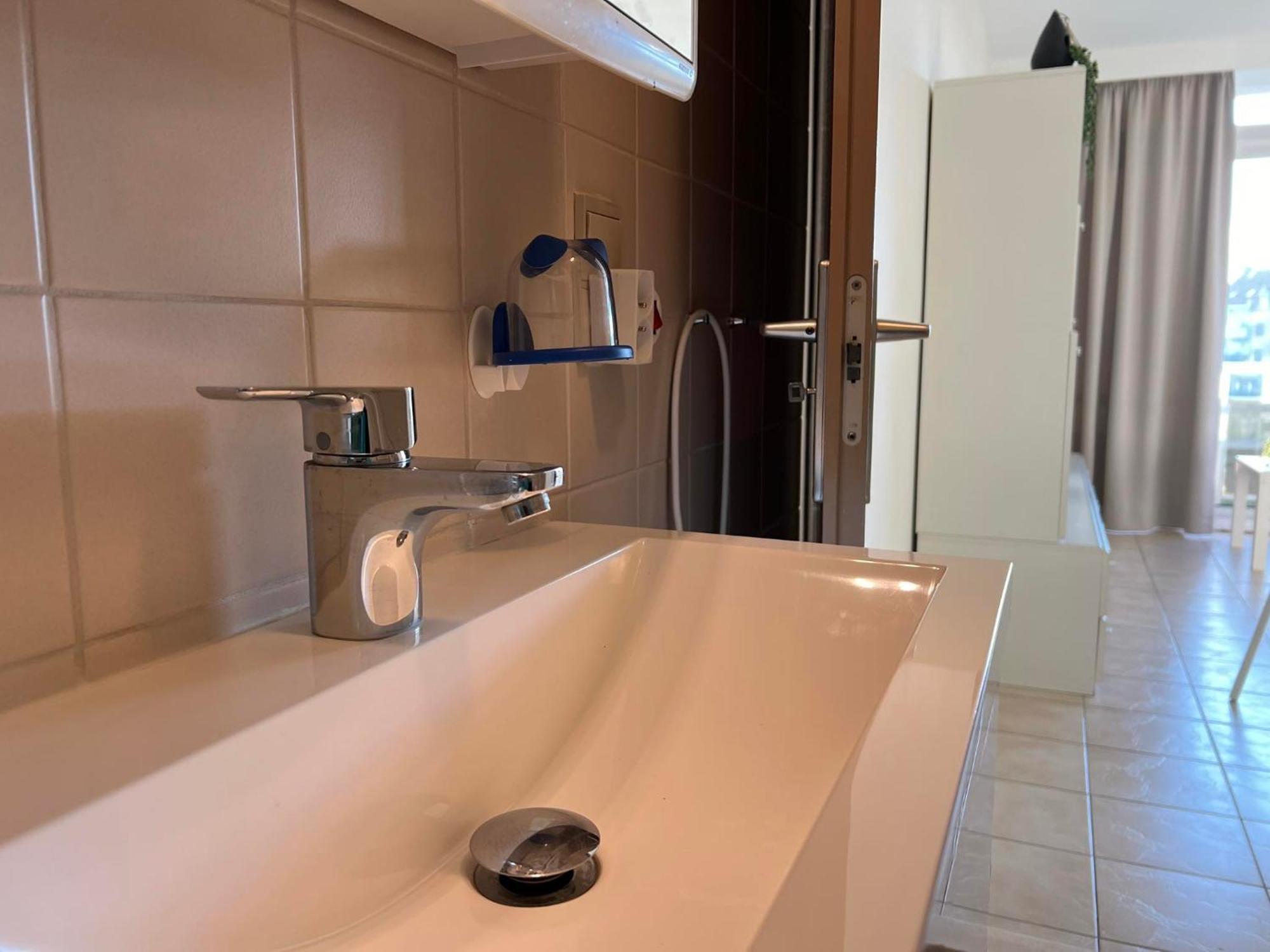 Appartement Residentie Astrid Met Private Parking Bredene Exteriör bild